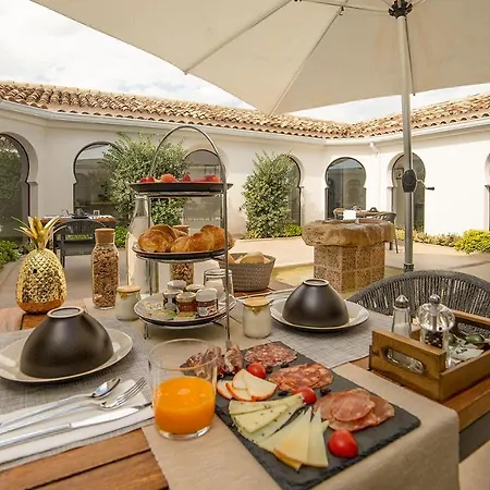 Boutique Canelobre Hotel